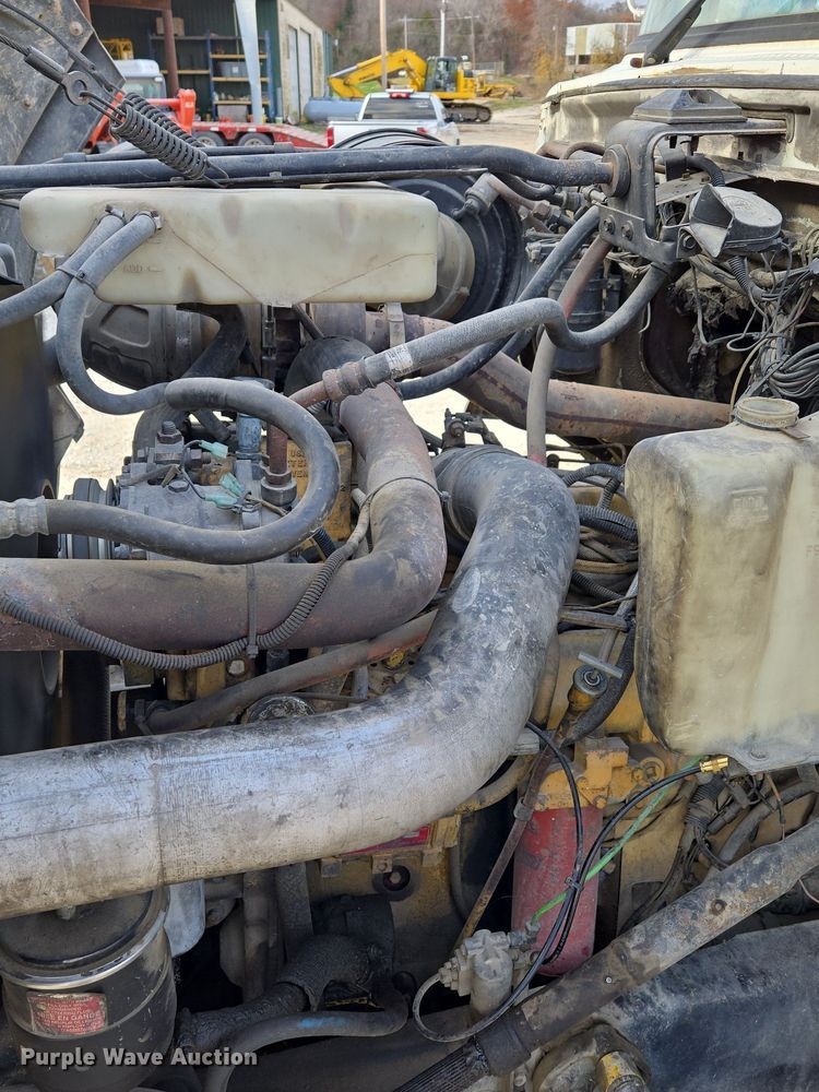 image for item DP6727 1996 Ford L-9000 semi truck