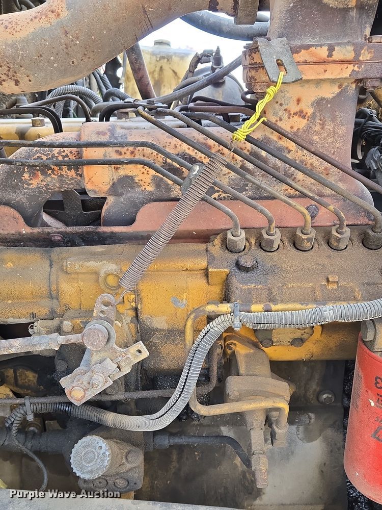 image for item DP6727 1996 Ford L-9000 semi truck