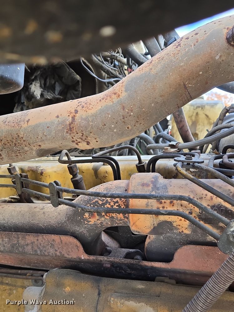 image for item DP6727 1996 Ford L-9000 semi truck