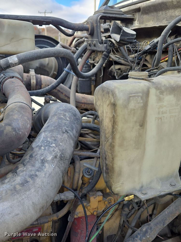 image for item DP6727 1996 Ford L-9000 semi truck