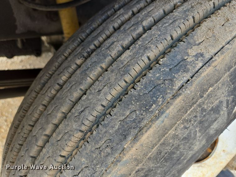 image for item DP6727 1996 Ford L-9000 semi truck