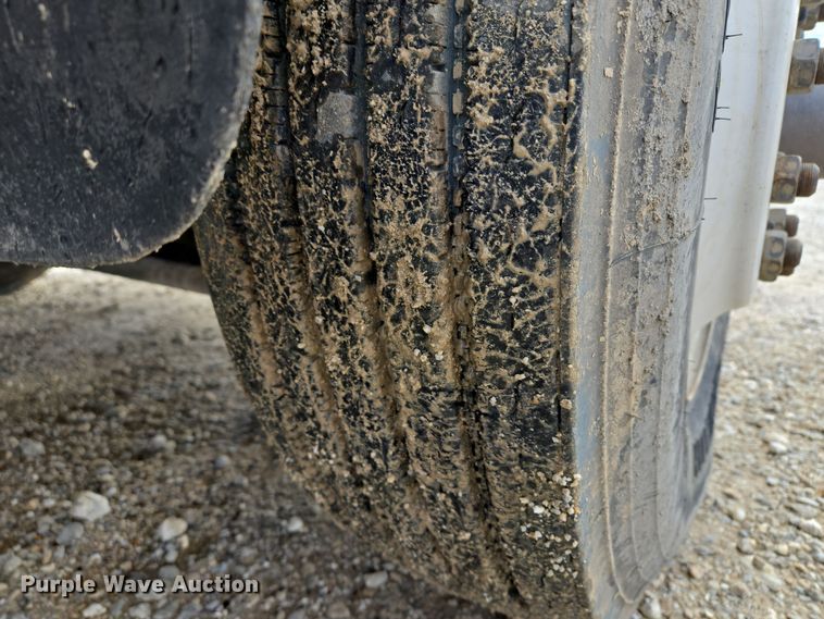 image for item DP6727 1996 Ford L-9000 semi truck