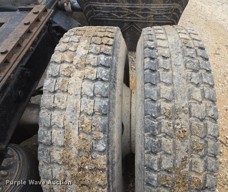 image for item DP6727 1996 Ford L-9000 semi truck