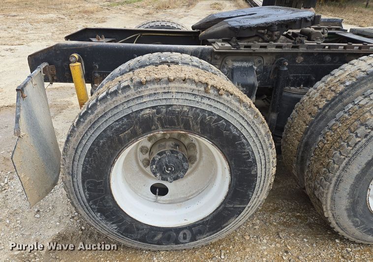 image for item DP6727 1996 Ford L-9000 semi truck