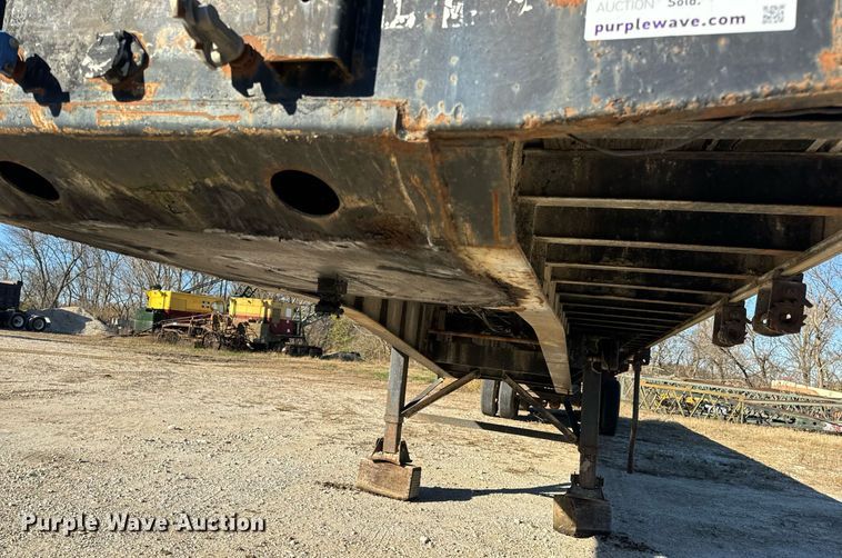 image for item DP6769 1998 Fontaine Ultra flatbed trailer