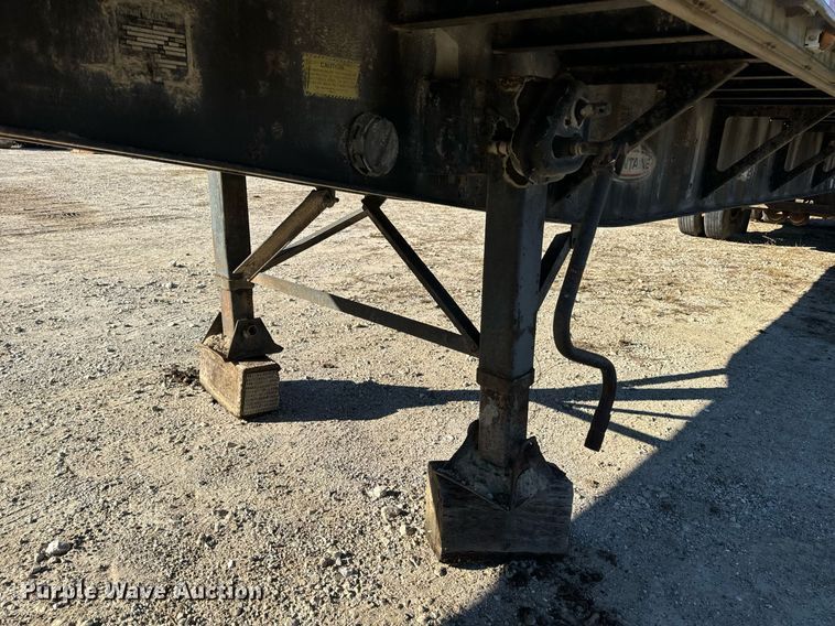image for item DP6769 1998 Fontaine Ultra flatbed trailer