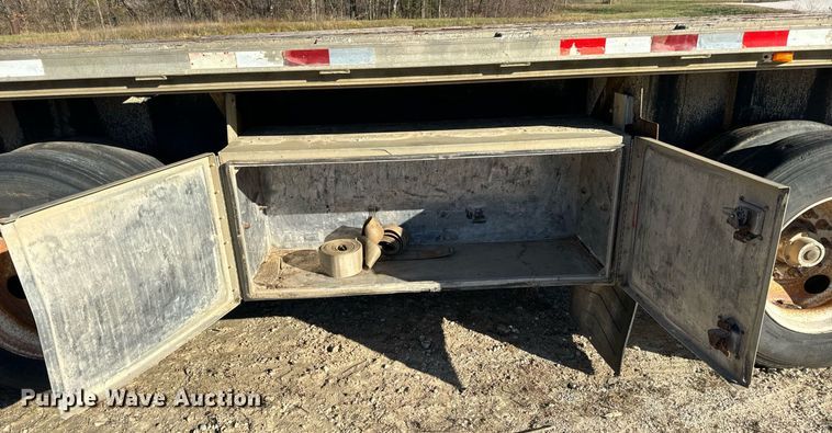 image for item DP6769 1998 Fontaine Ultra flatbed trailer