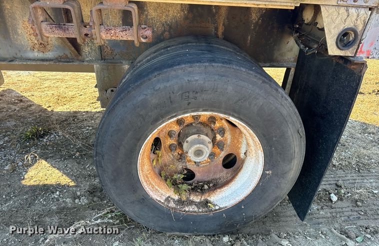 image for item DP6769 1998 Fontaine Ultra flatbed trailer