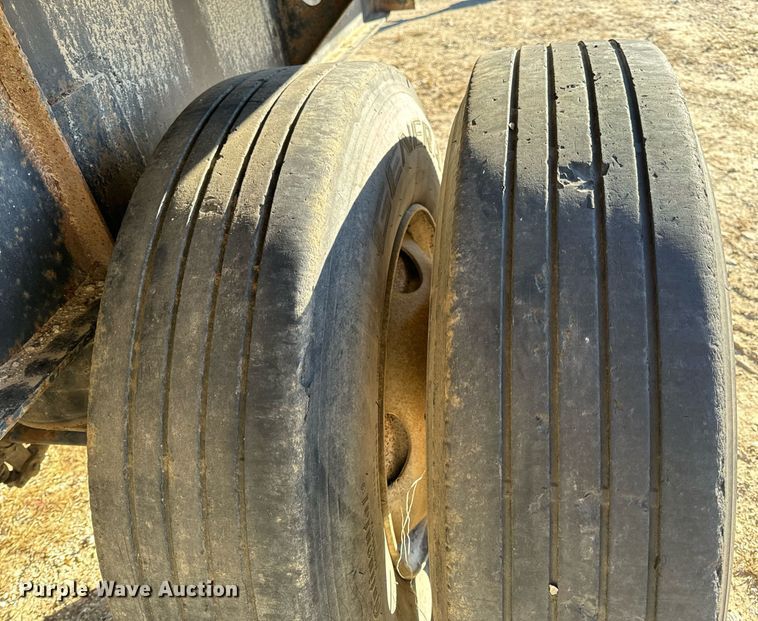 image for item DP6769 1998 Fontaine Ultra flatbed trailer