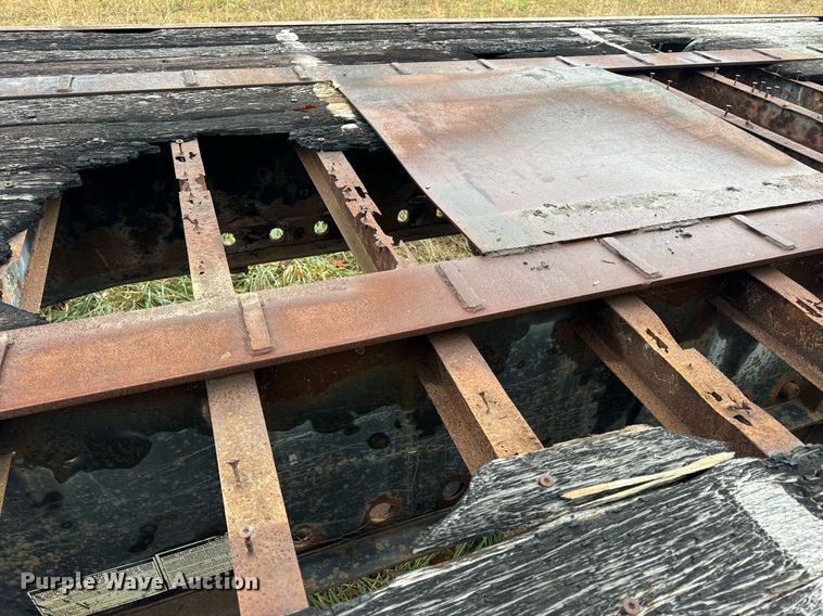 image for item DP6814 1994 Wabash L-102 flatbed trailer