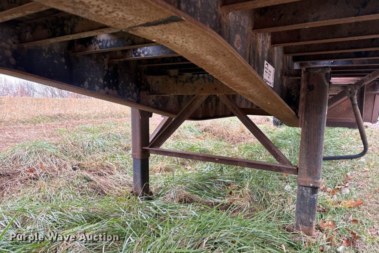 image for item DP6814 1994 Wabash L-102 flatbed trailer