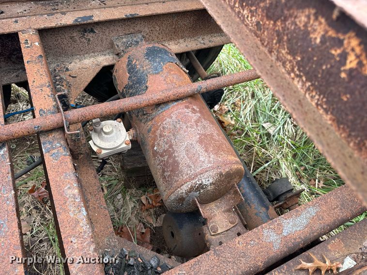 image for item DP6814 1994 Wabash L-102 flatbed trailer