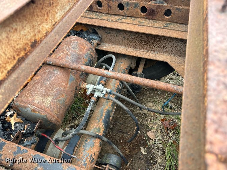 image for item DP6814 1994 Wabash L-102 flatbed trailer