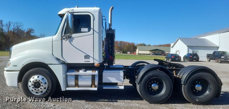 image for item DQ3759 2010 Freighliner Columbia semi truck