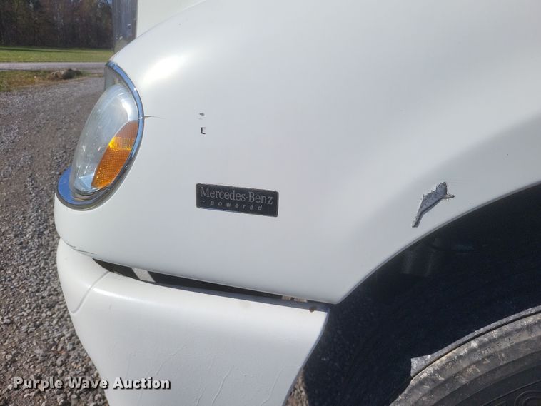 image for item DQ3759 2010 Freighliner Columbia semi truck