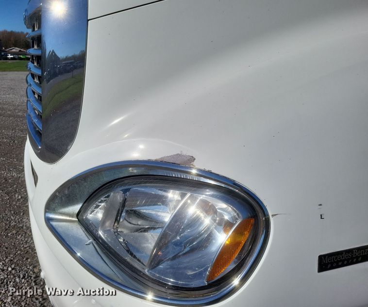 image for item DQ3759 2010 Freighliner Columbia semi truck