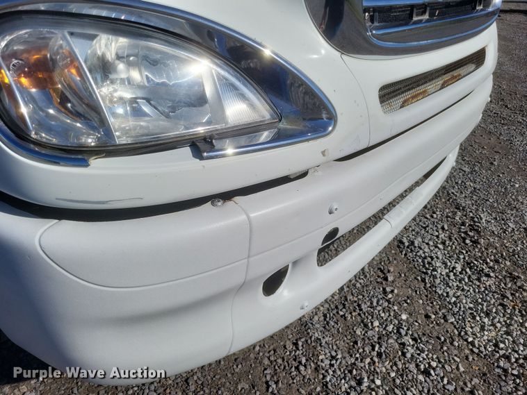 image for item DQ3759 2010 Freighliner Columbia semi truck