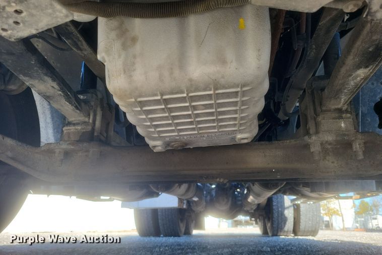 image for item DQ3759 2010 Freighliner Columbia semi truck