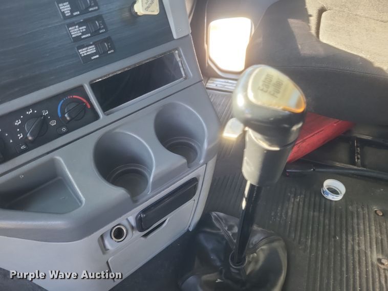 image for item DQ3759 2010 Freighliner Columbia semi truck