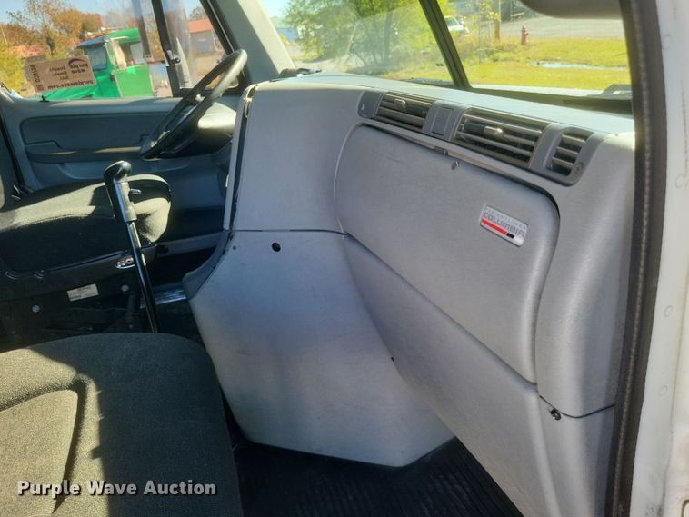 image for item DQ3759 2010 Freighliner Columbia semi truck