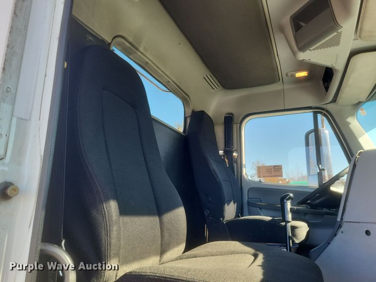 image for item DQ3759 2010 Freighliner Columbia semi truck