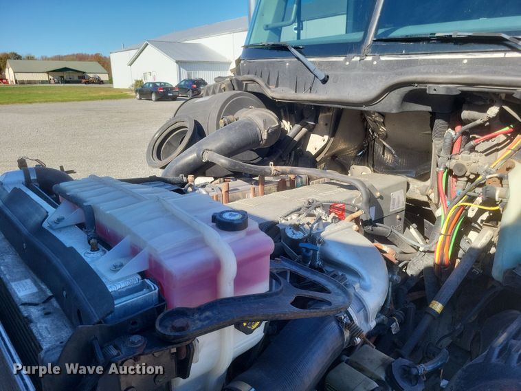 image for item DQ3759 2010 Freighliner Columbia semi truck