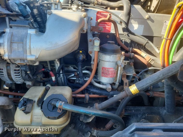 image for item DQ3759 2010 Freighliner Columbia semi truck