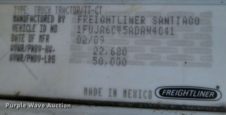 image for item DQ3759 2010 Freighliner Columbia semi truck
