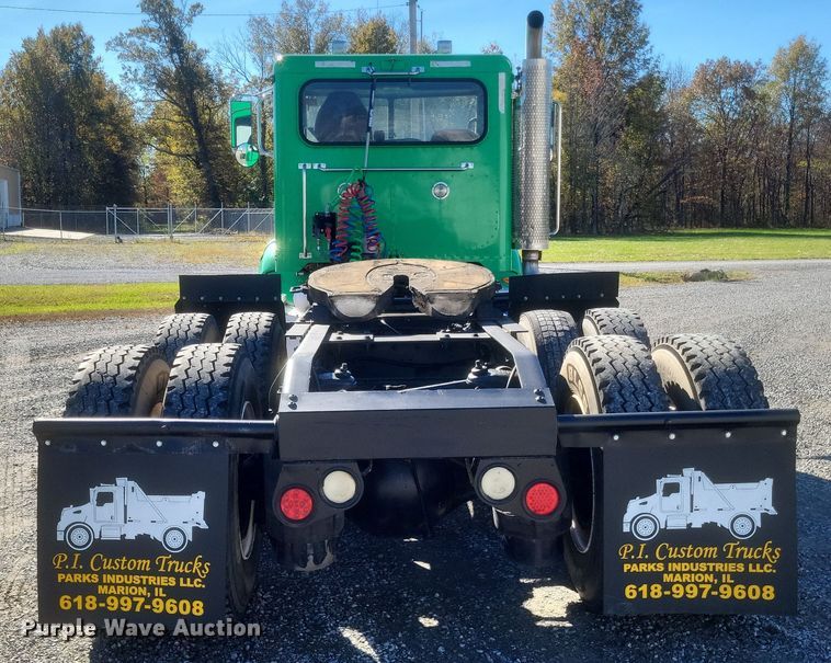 image for item DQ3760 2013 Peterbilt 384 semi truck