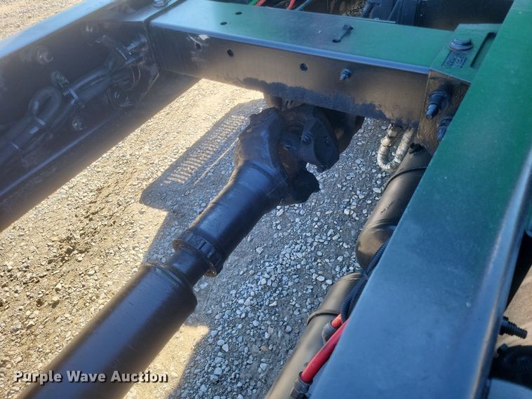 image for item DQ3760 2013 Peterbilt 384 semi truck