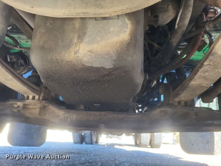 image for item DQ3760 2013 Peterbilt 384 semi truck