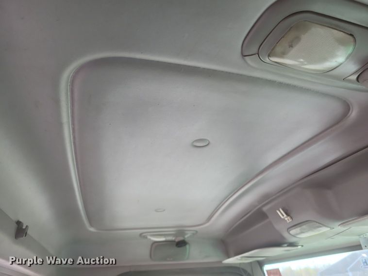 image for item DQ3760 2013 Peterbilt 384 semi truck