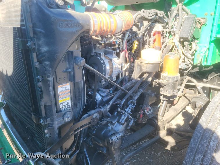 image for item DQ3760 2013 Peterbilt 384 semi truck