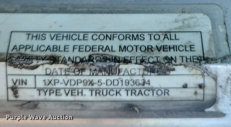 image for item DQ3760 2013 Peterbilt 384 semi truck