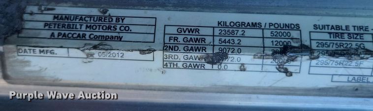 image for item DQ3760 2013 Peterbilt 384 semi truck