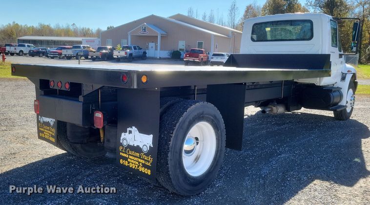 image for item DQ3761 2005 International 4300 flatbed truck