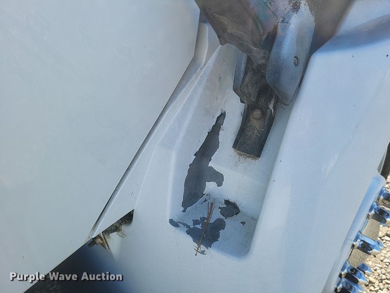 image for item DQ3761 2005 International 4300 flatbed truck