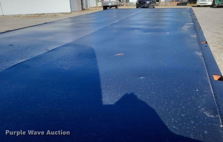 image for item DQ3761 2005 International 4300 flatbed truck