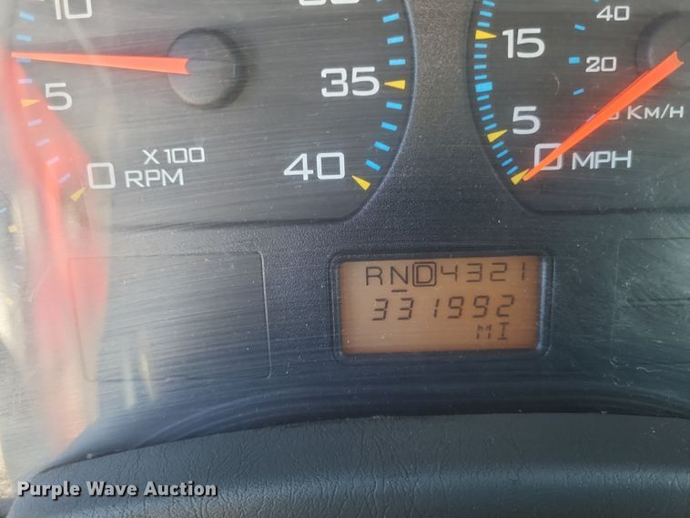 image for item DQ3761 2005 International 4300 flatbed truck