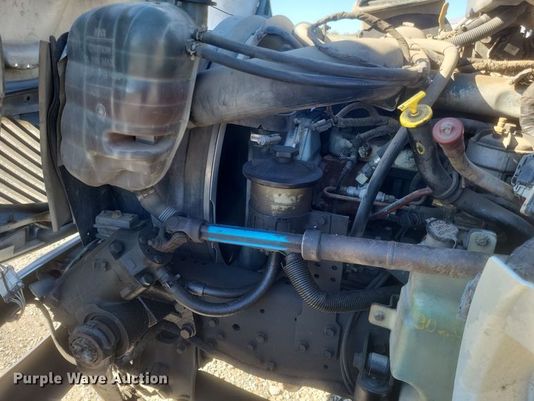 image for item DQ3761 2005 International 4300 flatbed truck