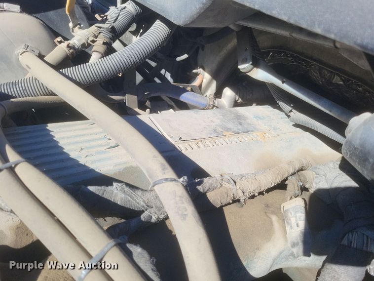 image for item DQ3761 2005 International 4300 flatbed truck