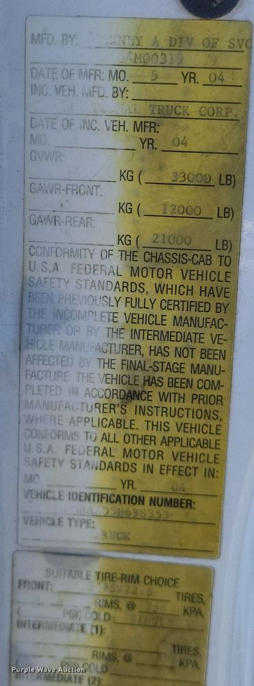 image for item DQ3761 2005 International 4300 flatbed truck