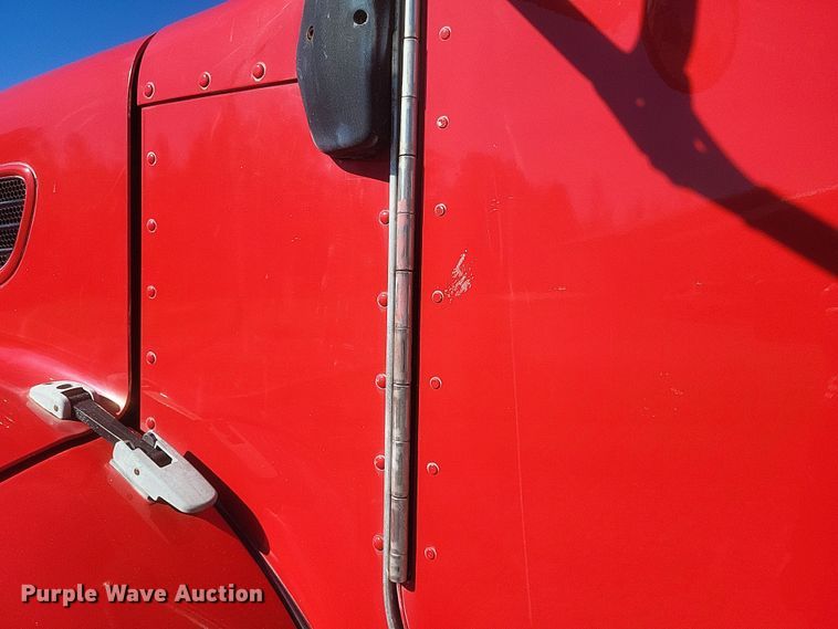 image for item DQ3762 2009 Peterbilt PB335 refrigerated truck