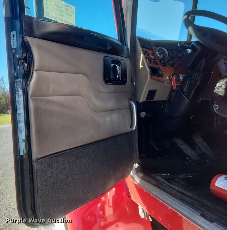 image for item DQ3762 2009 Peterbilt PB335 refrigerated truck