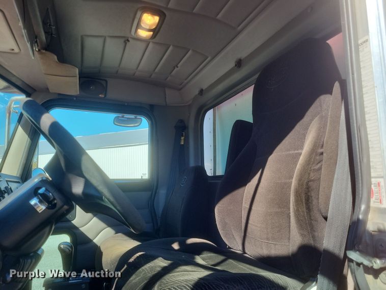 image for item DQ3762 2009 Peterbilt PB335 refrigerated truck