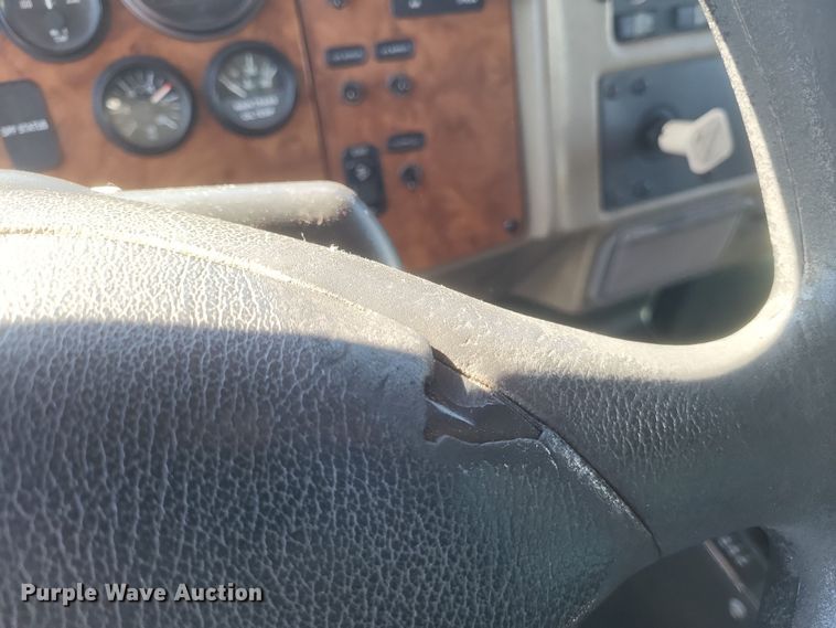 image for item DQ3762 2009 Peterbilt PB335 refrigerated truck