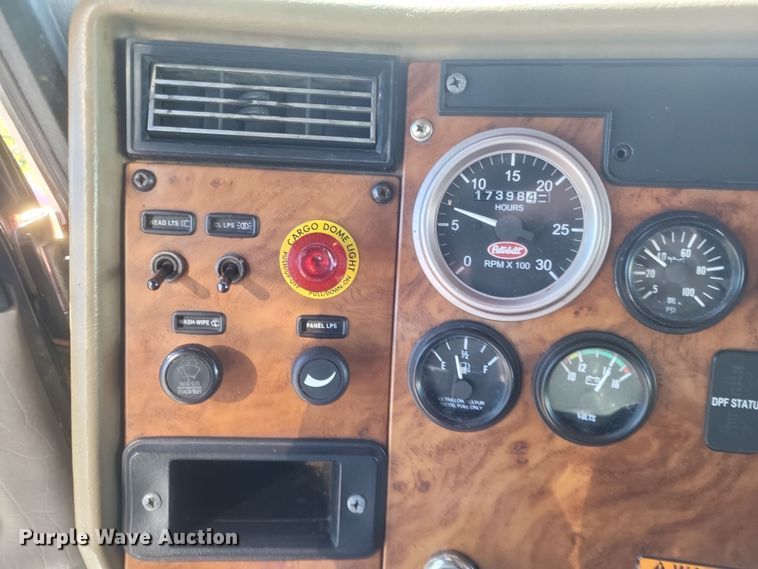 image for item DQ3762 2009 Peterbilt PB335 refrigerated truck