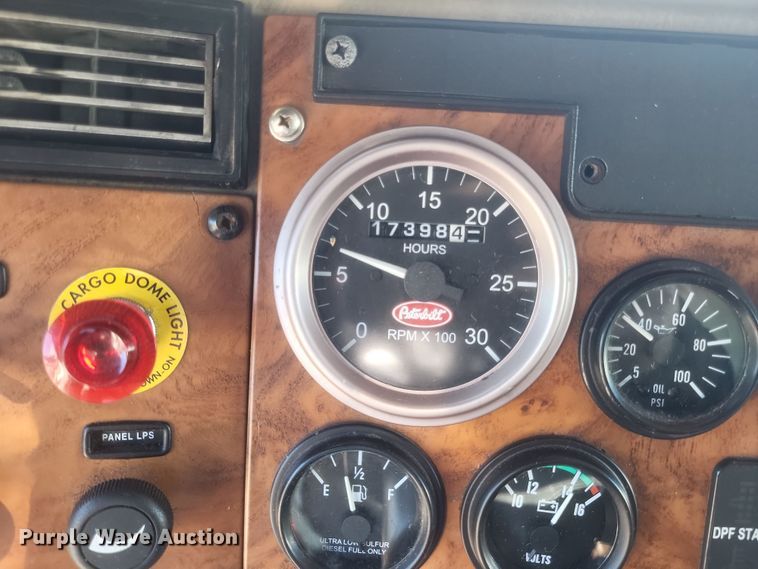 image for item DQ3762 2009 Peterbilt PB335 refrigerated truck