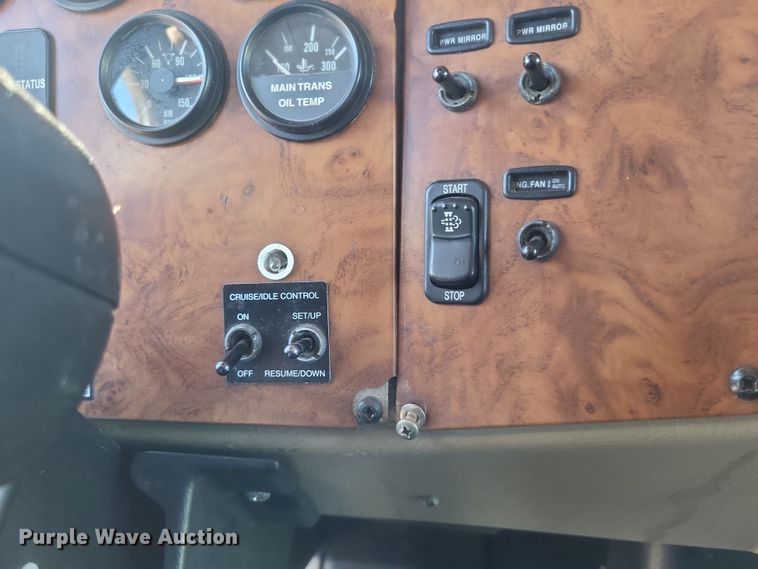 image for item DQ3762 2009 Peterbilt PB335 refrigerated truck