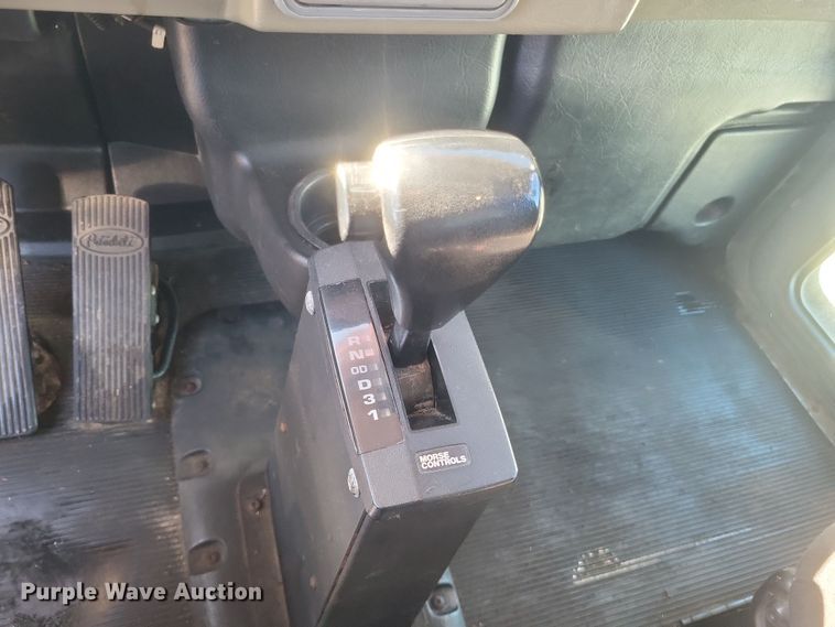 image for item DQ3762 2009 Peterbilt PB335 refrigerated truck